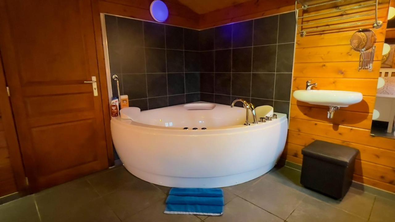 Au Chalet D'Isa Havelange エクステリア 写真