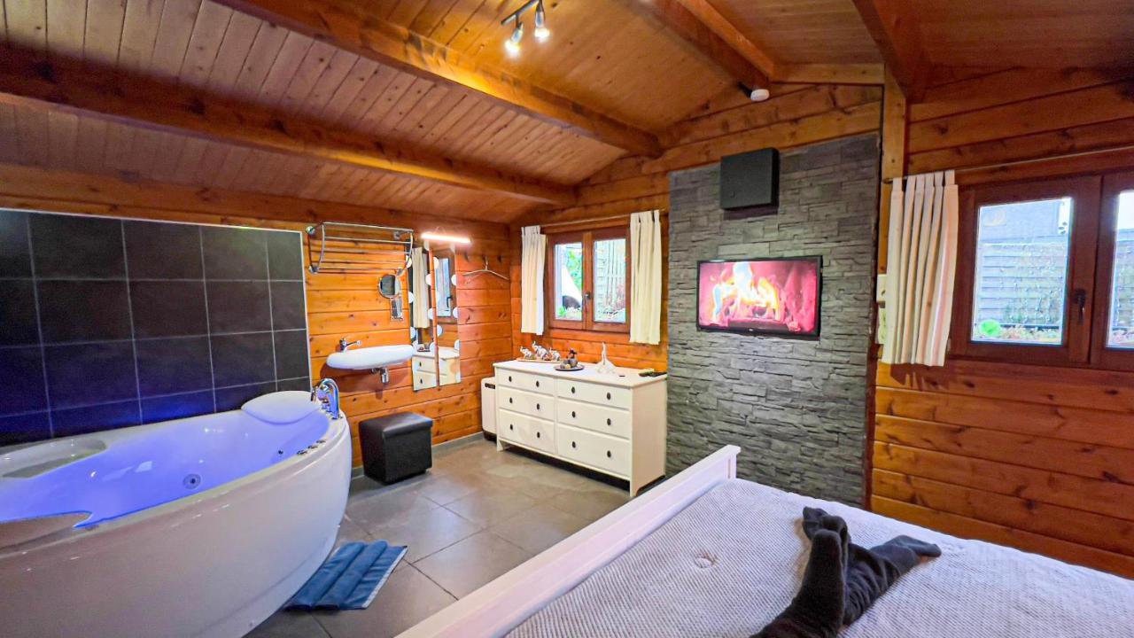 Au Chalet D'Isa Havelange エクステリア 写真